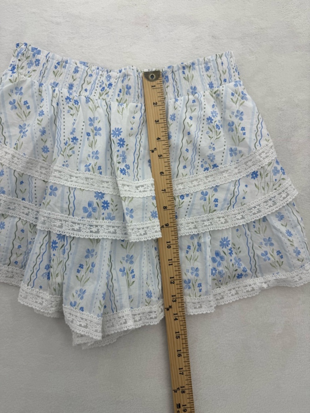 Altar’d State Blue Floral Willa Shorts Size Medium Boho Cottagecore Lace Flowy - Picture 2 of 8